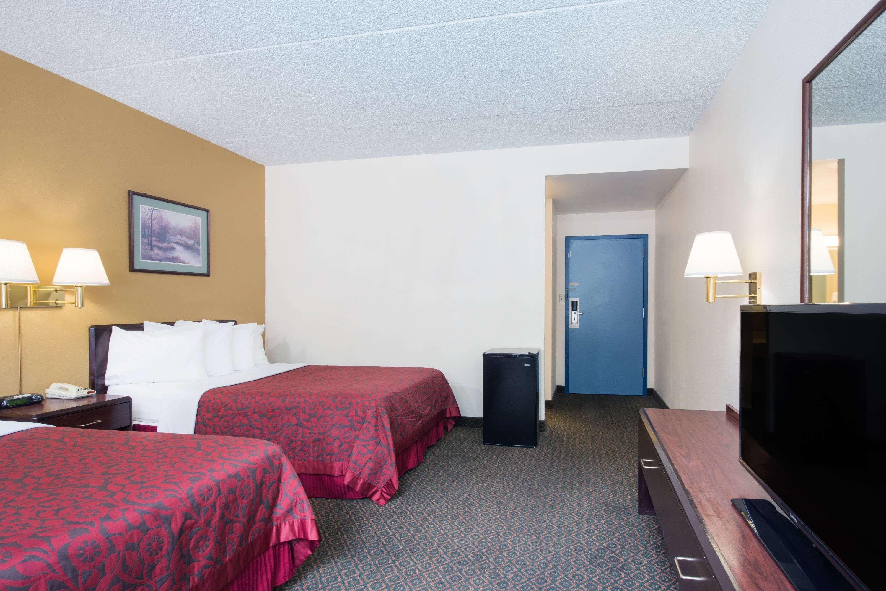 Days Inn By Wyndham Chambersburg Εξωτερικό φωτογραφία