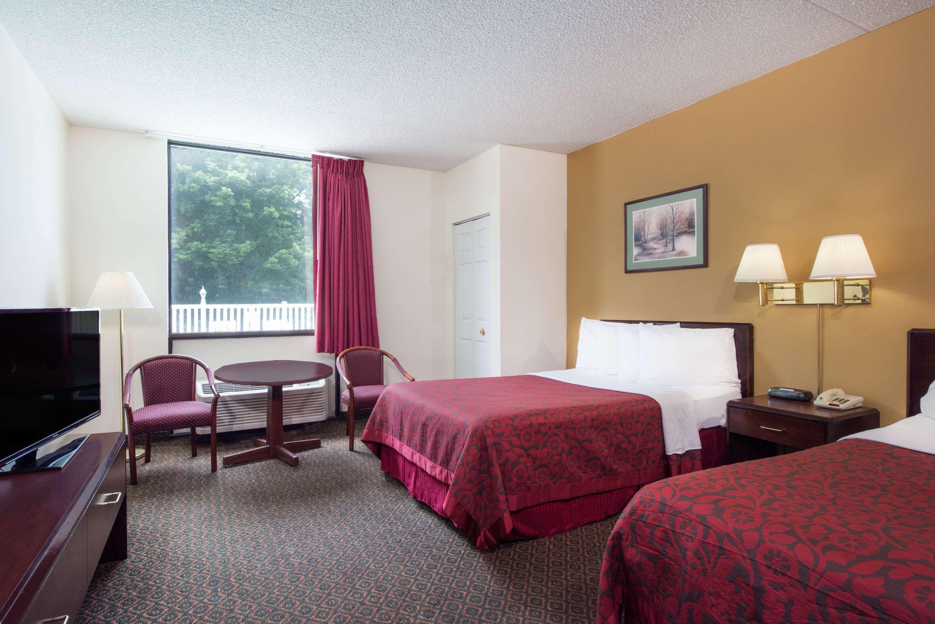 Days Inn By Wyndham Chambersburg Εξωτερικό φωτογραφία