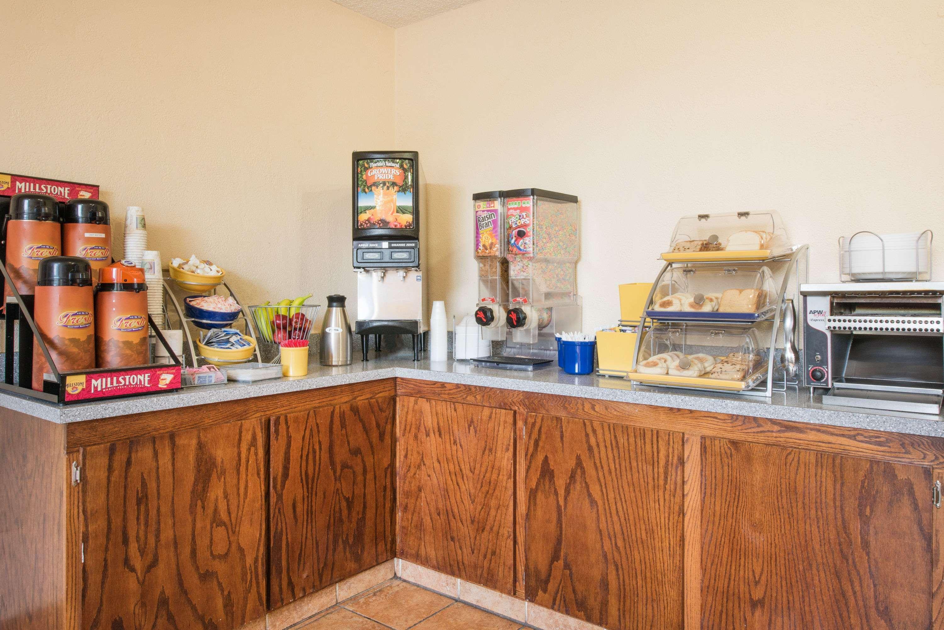 Days Inn By Wyndham Chambersburg Εξωτερικό φωτογραφία