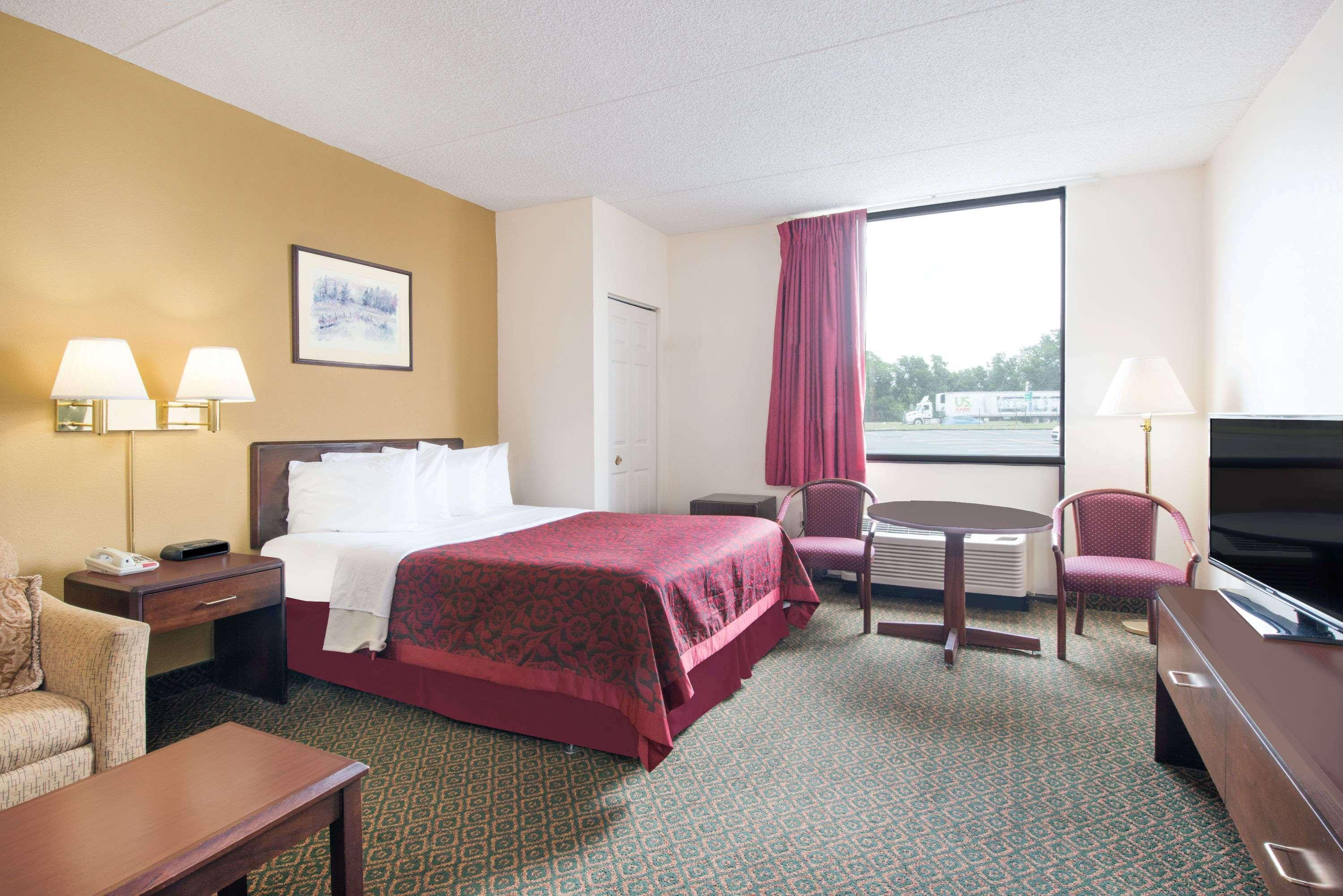 Days Inn By Wyndham Chambersburg Εξωτερικό φωτογραφία